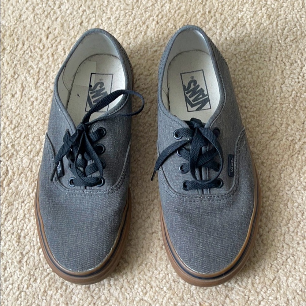 Vans authentic skate shoe gray/gum unisex